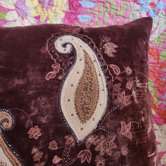 Vintage 90s Brown Velvet Paisley Beaded Down Filled Pillows Home Decor Boho - Picture 5 of 8